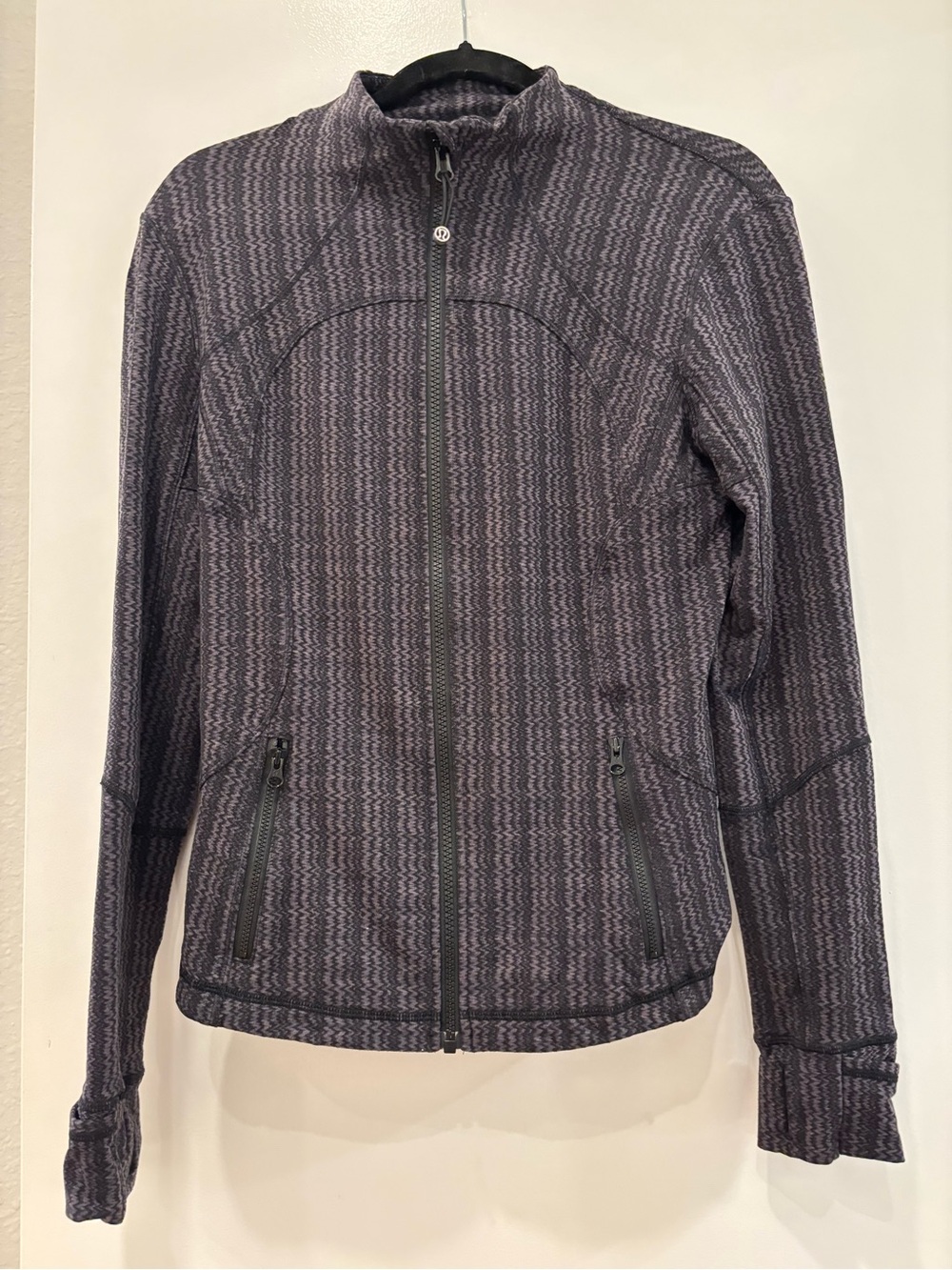 Retro Vintage lululemon Define Jacket full length zipped thumbholes geometric